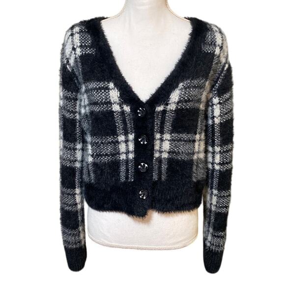 Women's V Neck Cropped Black Plaid Fuzzy Cardigan Sweater Sz Med Preppy Academic - Picture 1 of 10